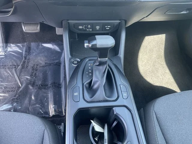 2025 Kia K4 LXS - Photo 26