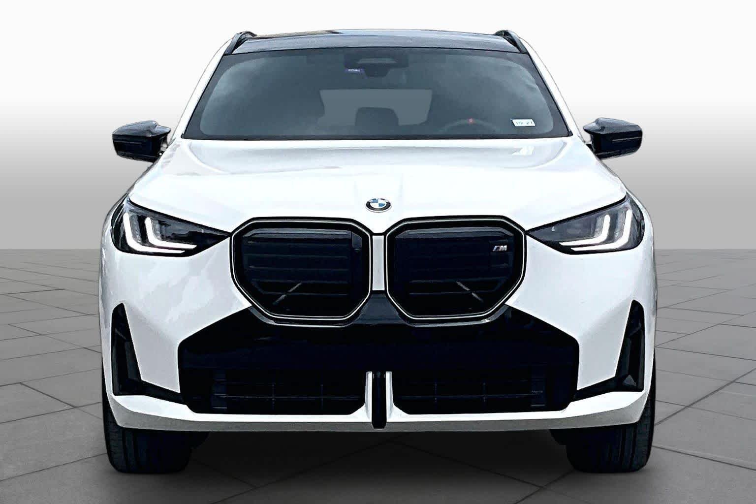 Used 2026 Alpine White BMW M50 xDrive image 3