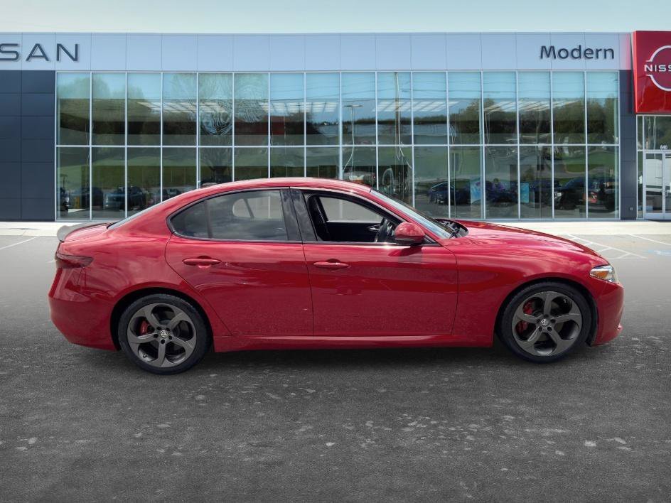 Used 2017 Rosso Alfa Alfa Romeo Base image 4