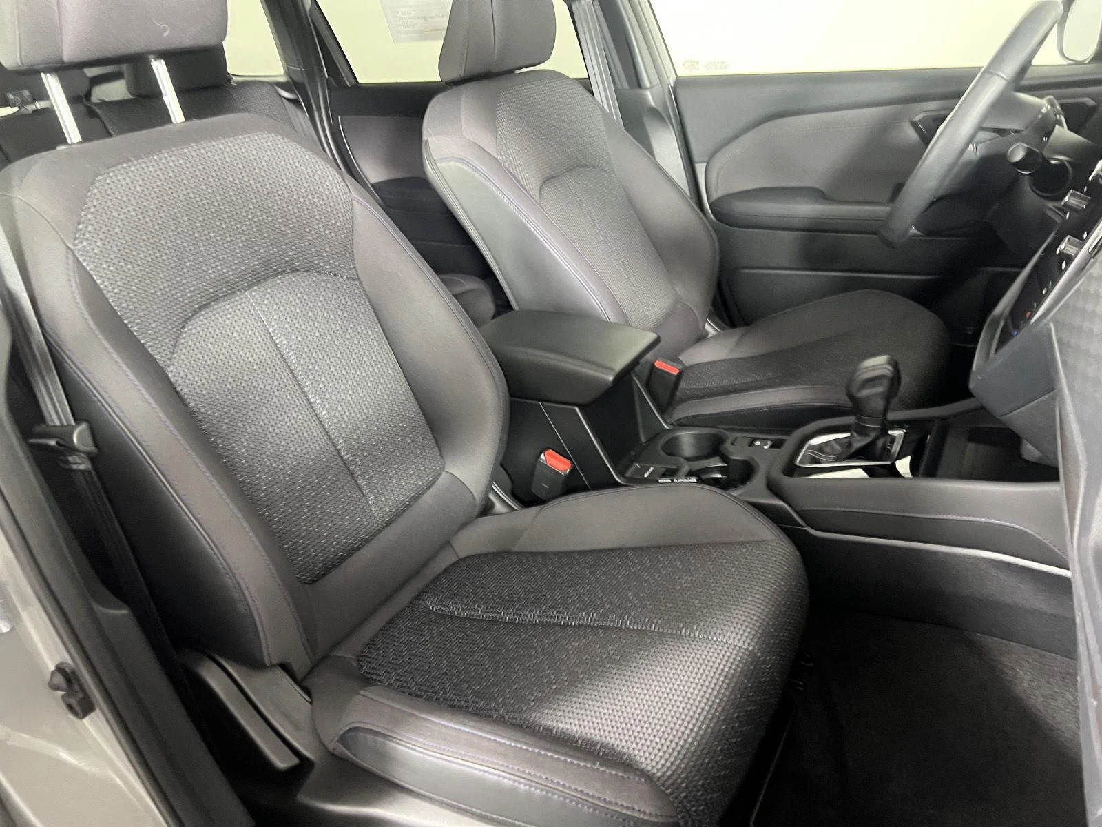 Used 2025 River Rock Pearl Subaru Premium image 45