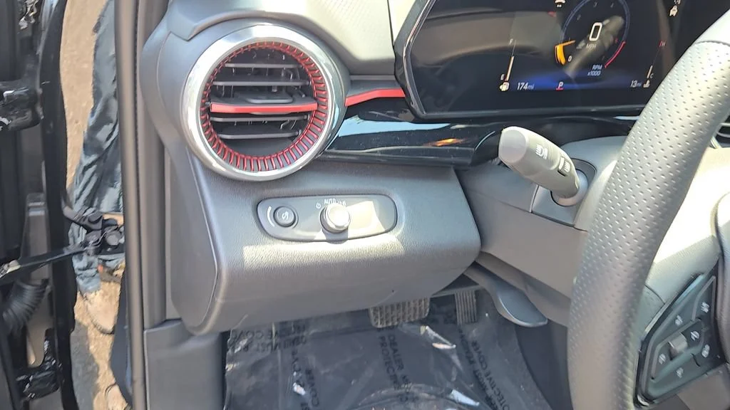2026 Chevrolet Trax RS - Photo 9