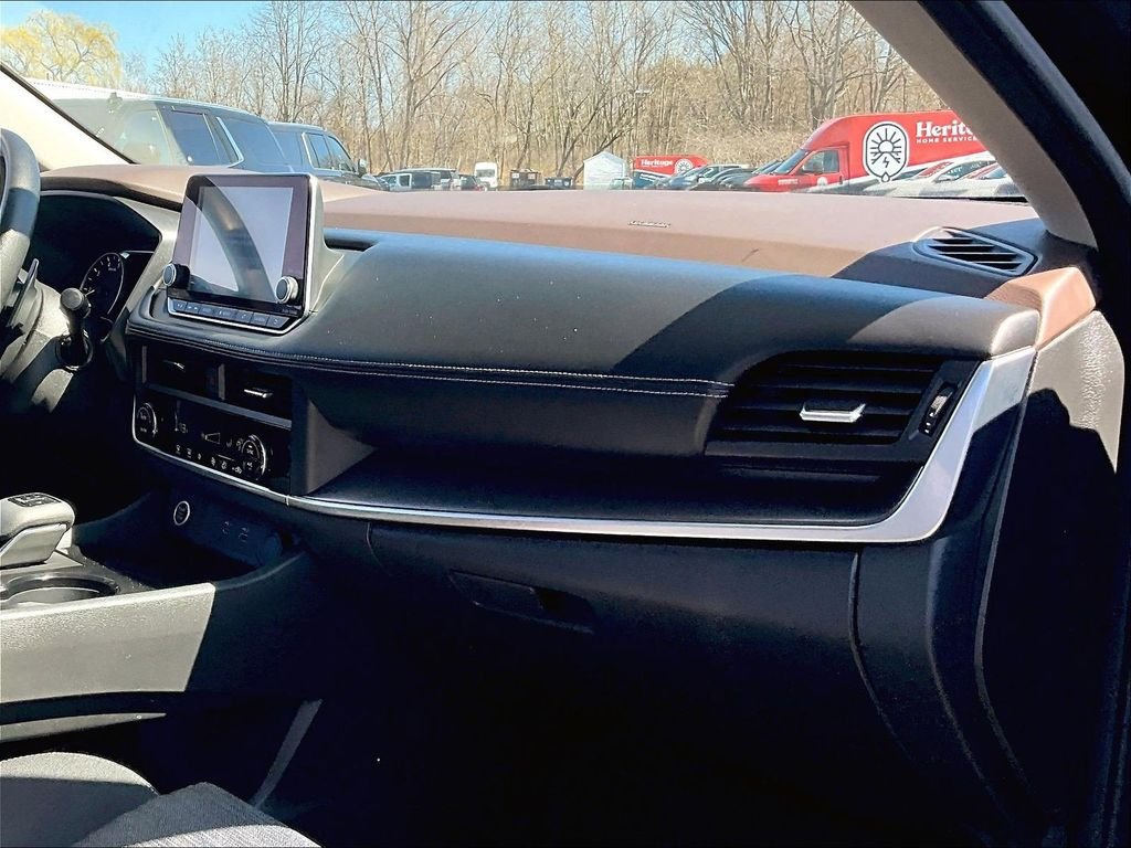 Used 2023 Black Nissan SV image 21