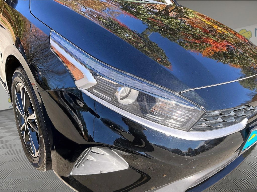 Used 2023 Black Kia LXS image 28