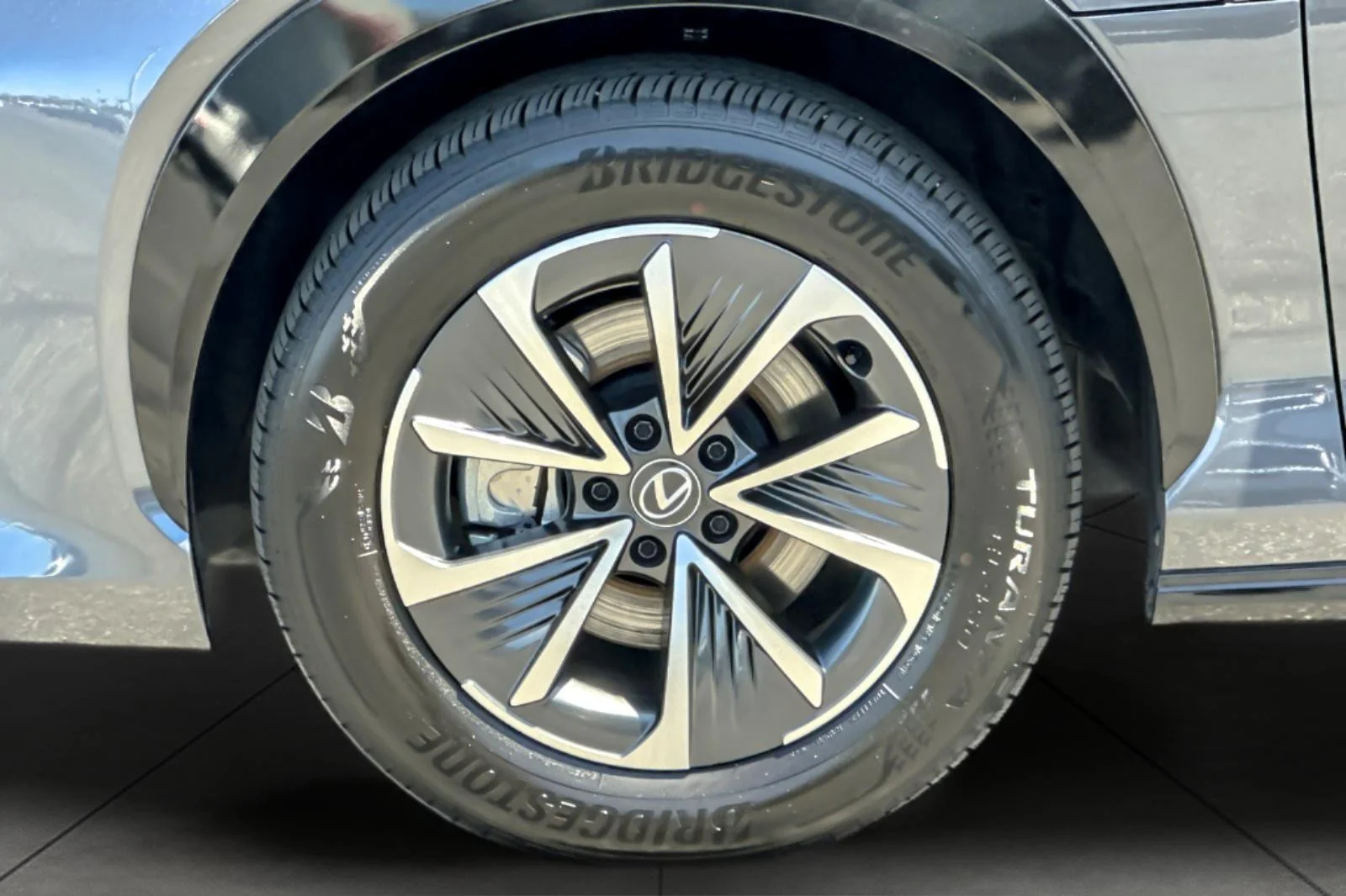 Used 2025 CLOUD BURST GRAY Lexus RZ 450e image 26
