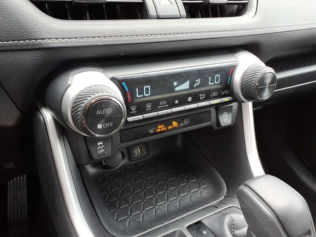 Used 2025 Red Toyota XLE image 22