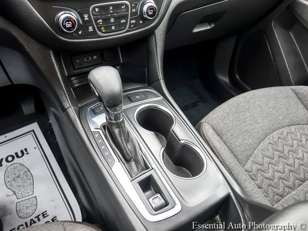 Used 2024 Lakeshore Blue Metallic Chevrolet LT image 19