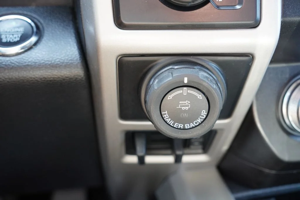 Certified Used 2020 Oxford White Ford Lariat image 33