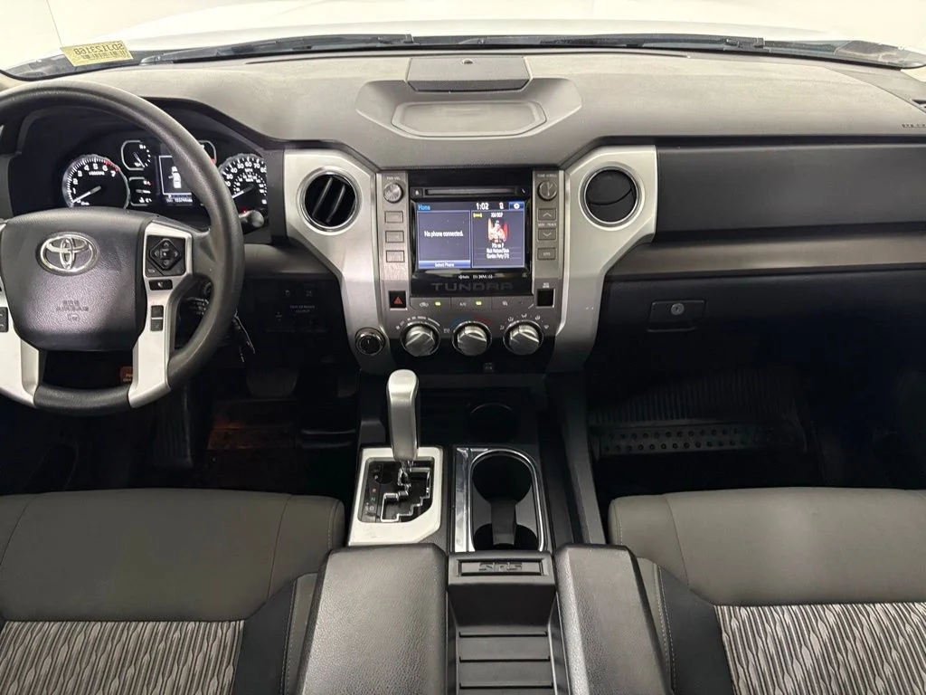 Used 2019 White Toyota SR5 image 33