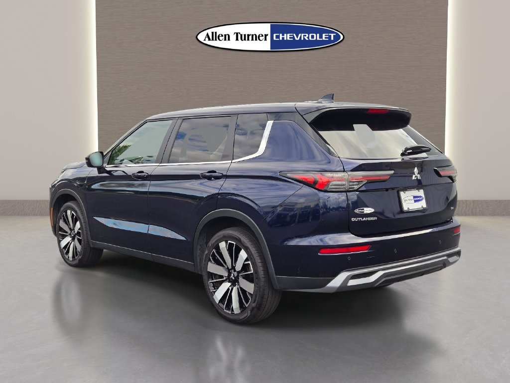 Used 2025 Blue Mitsubishi SE image 8