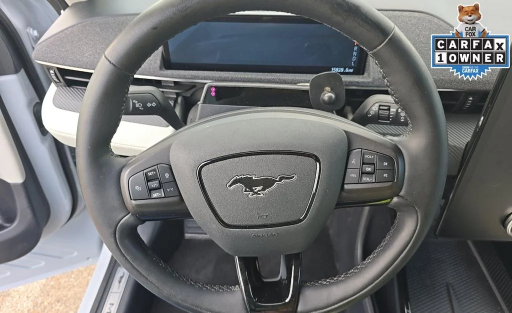 Used 2023 White Metallic Ford Premium image 9