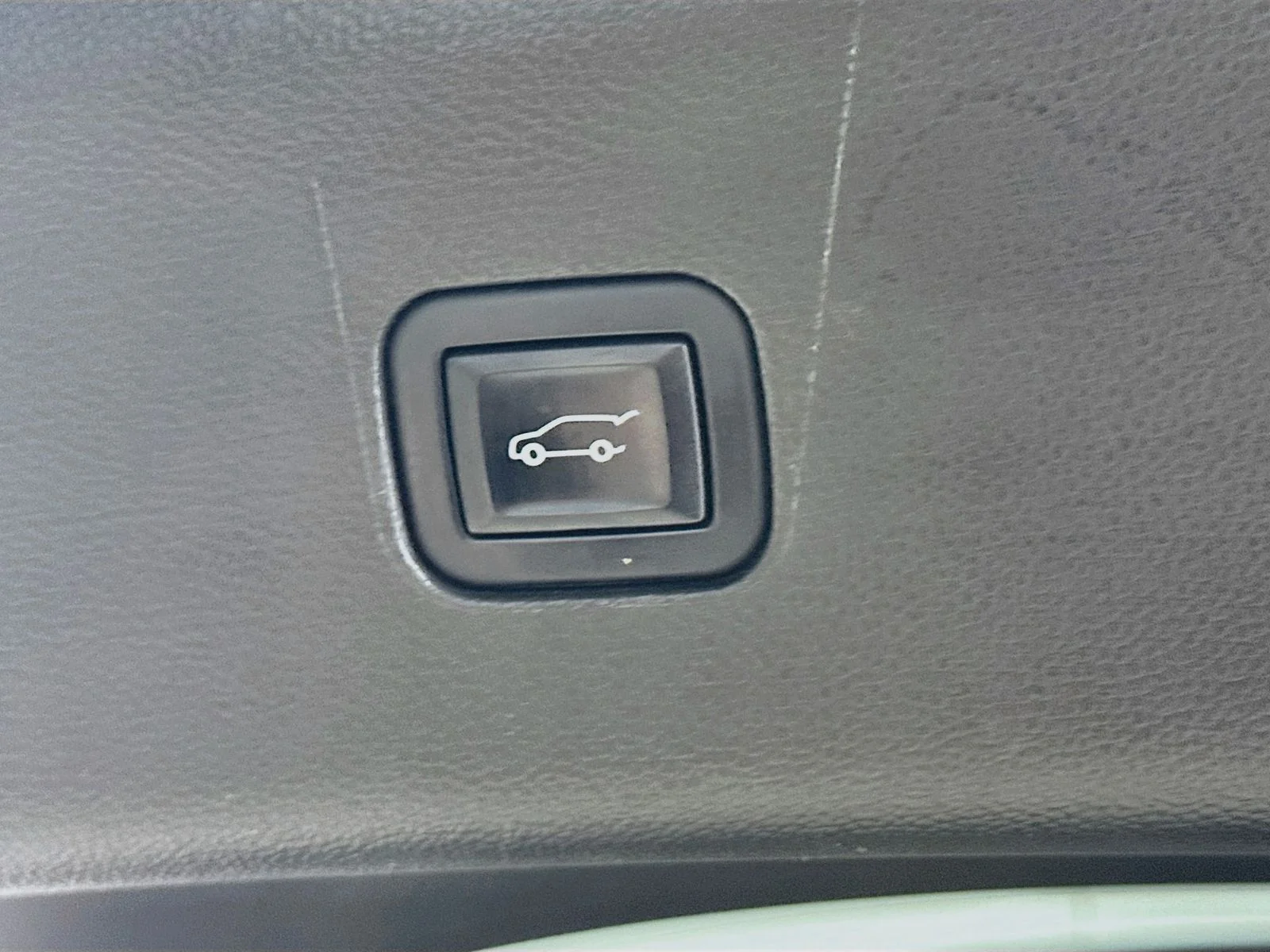 Used 2022 Red Buick  image 39
