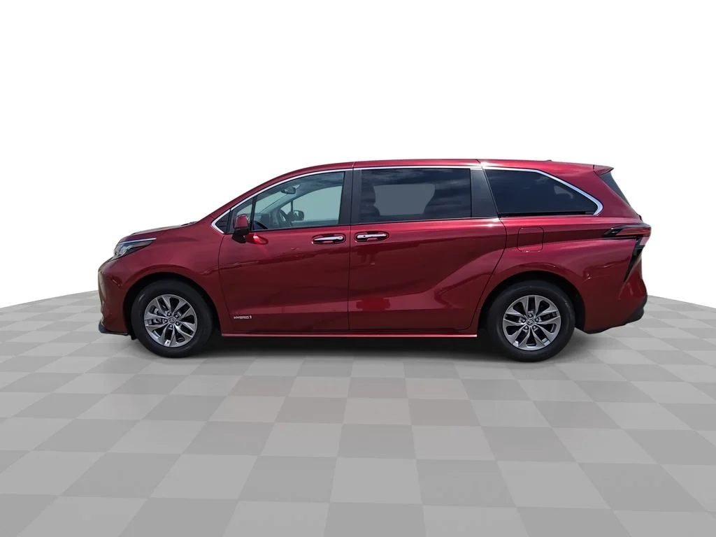 Used 2021 Red Toyota XLE image 5