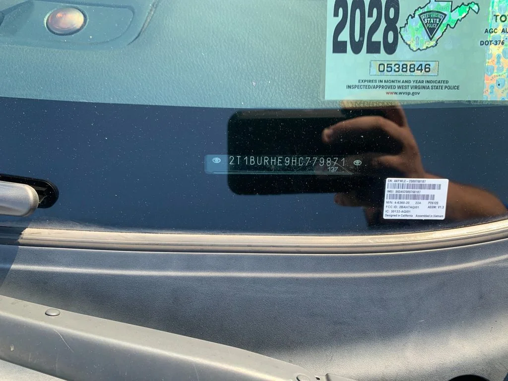 Used 2017 Black Toyota SE image 11