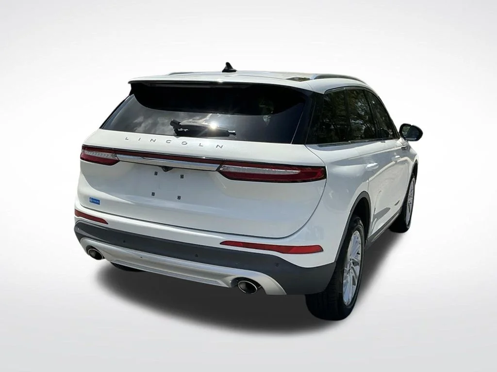 Used 2021 White Lincoln Standard image 9