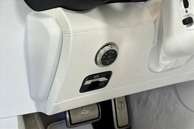 New 2026 MANUFAKTUR moonlight white magno (White Ambiance) Mercedes-Benz Maybach SL 680 Monogram Series image 36