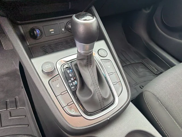 Used 2022 Thunder Gray Hyundai SEL image 28