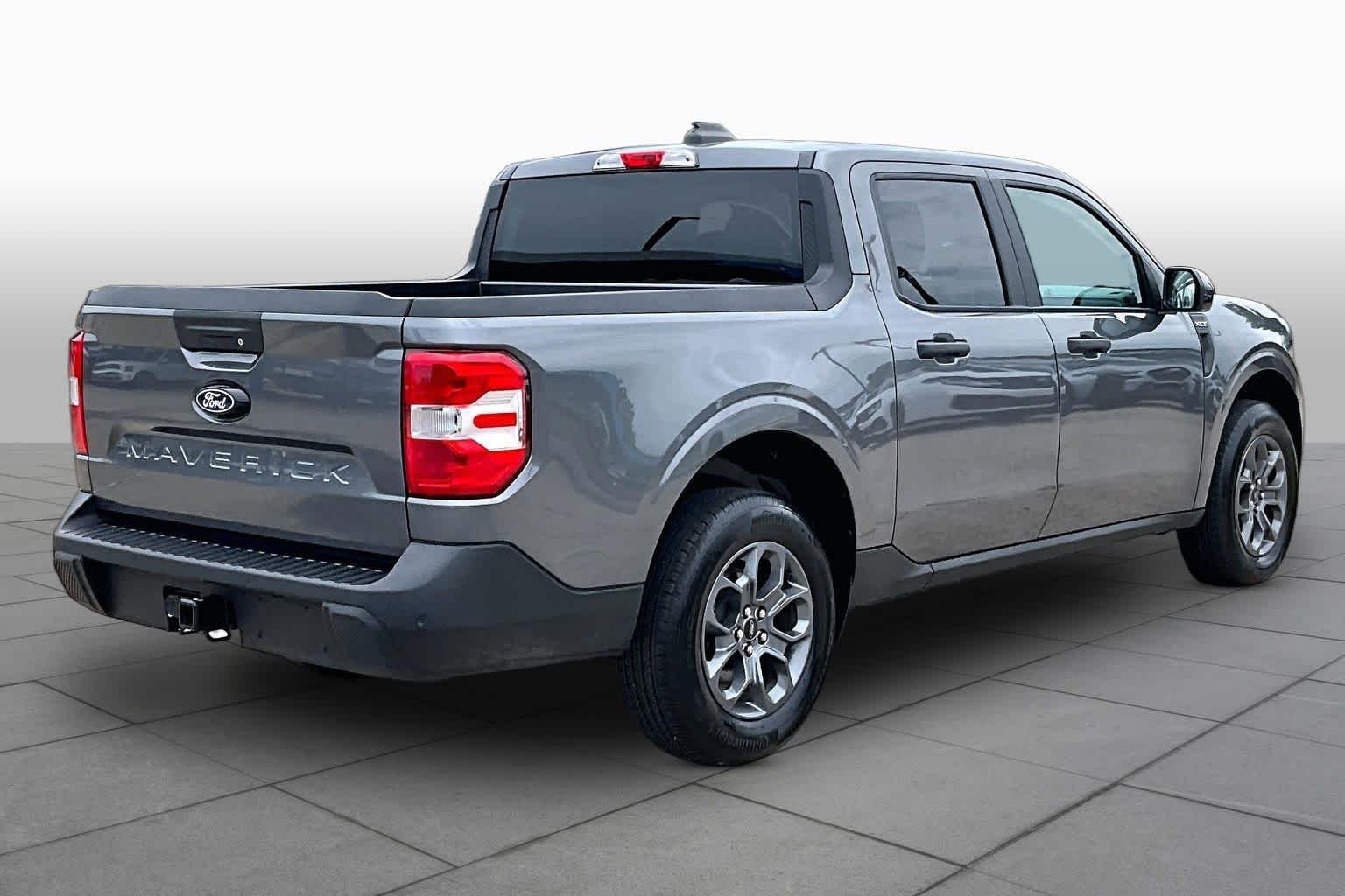Used 2025 Carbonized Gray Metallic Ford XLT image 13