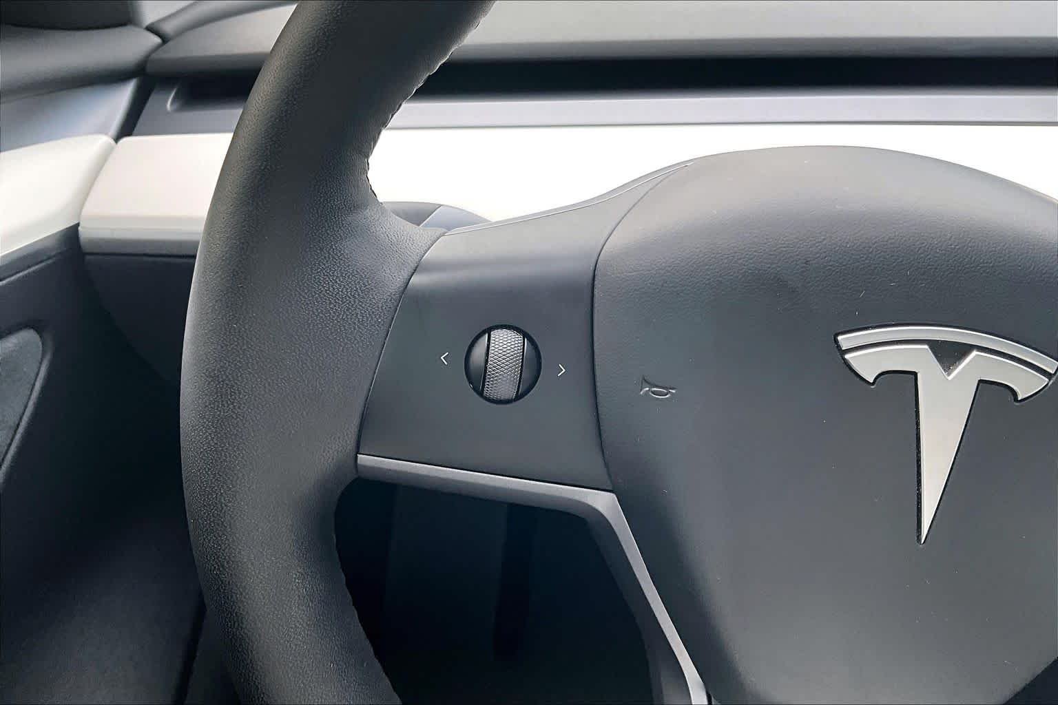 Used 2023 Deep Blue Metallic Tesla  image 23