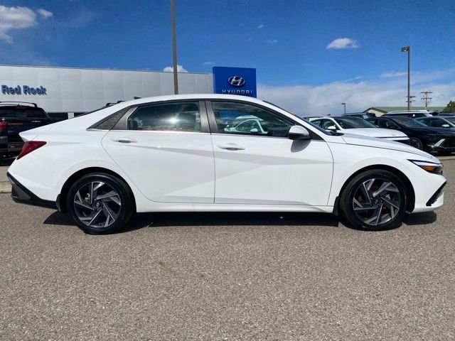 2025 Hyundai Elantra Limited - Photo 6
