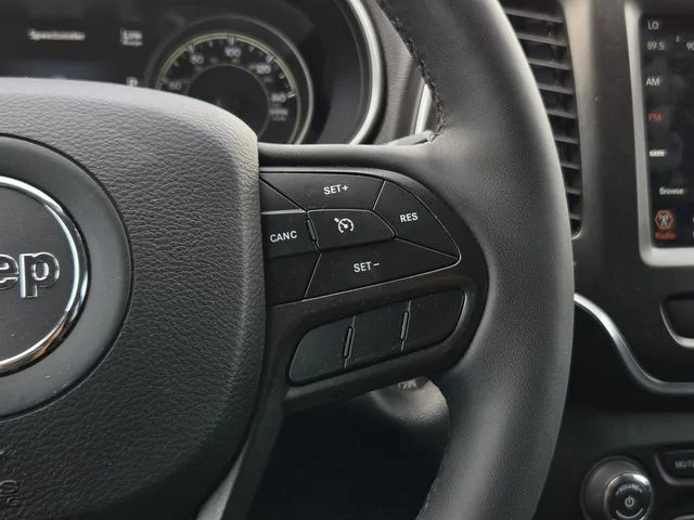 Used 2022 Bright White Clearcoat Jeep Trailhawk image 26