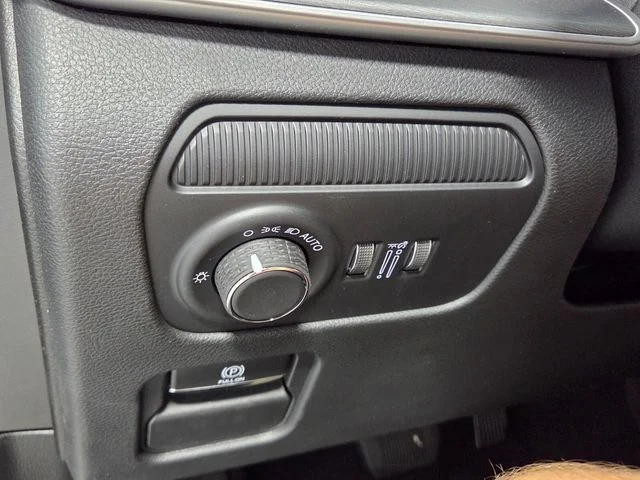 New 2026 High Gloss Black Exterior Paint Jeep Limited Altitude image 28