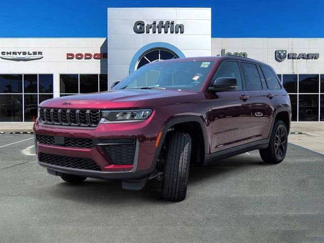 New 2026 Velvet Red Pearl-Coat Exterior Paint Jeep Laredo Altitude image 11