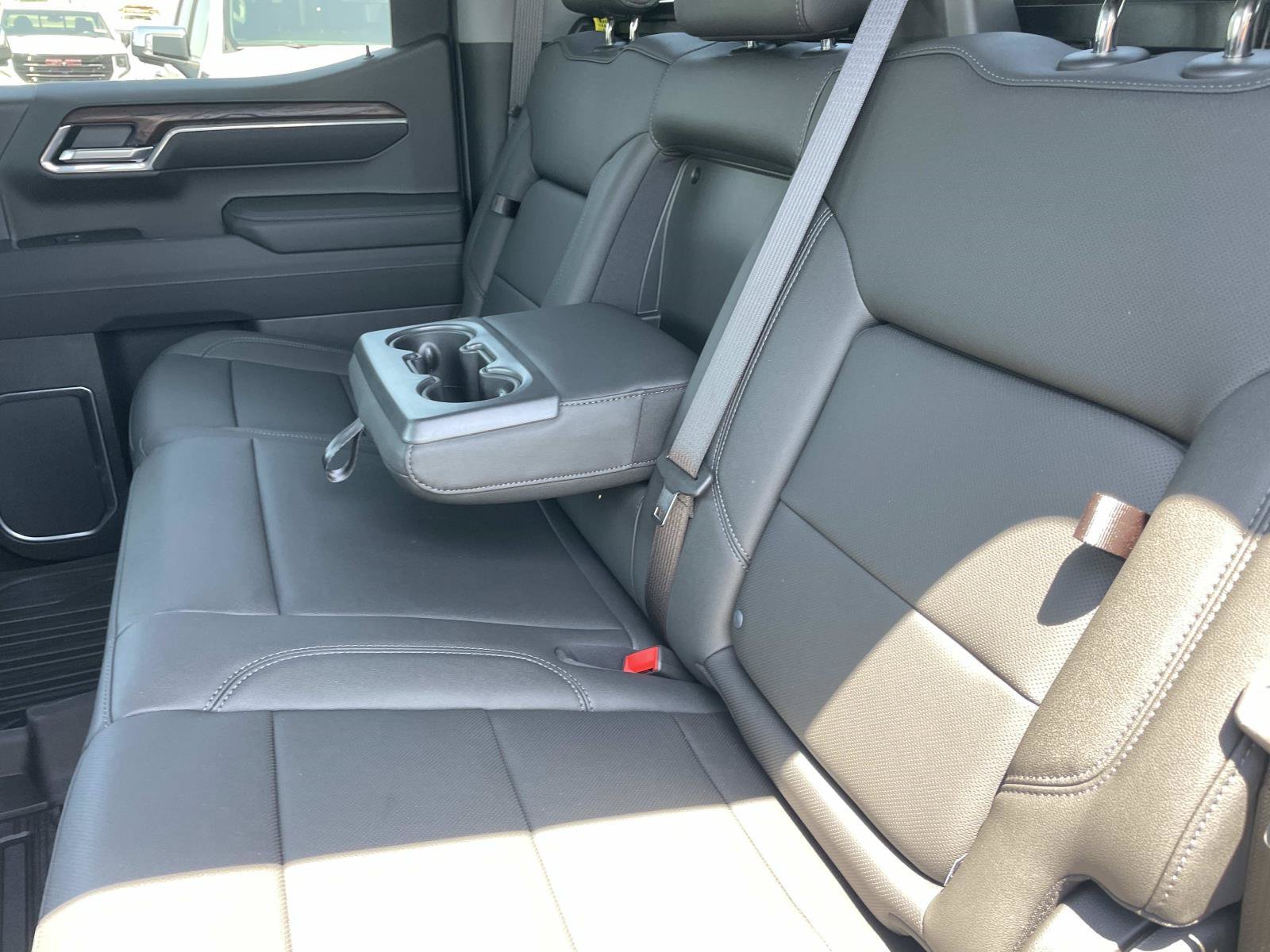 2026 GMC Sierra 1500 SLT - Photo 25