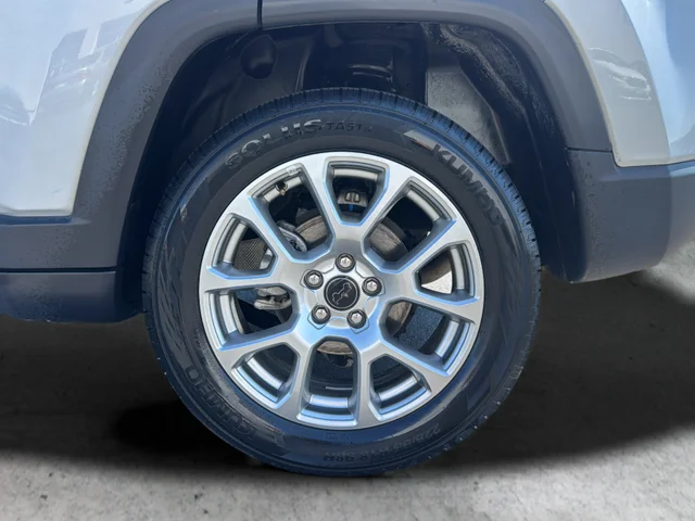 Used 2025 Silver Jeep Limited image 37