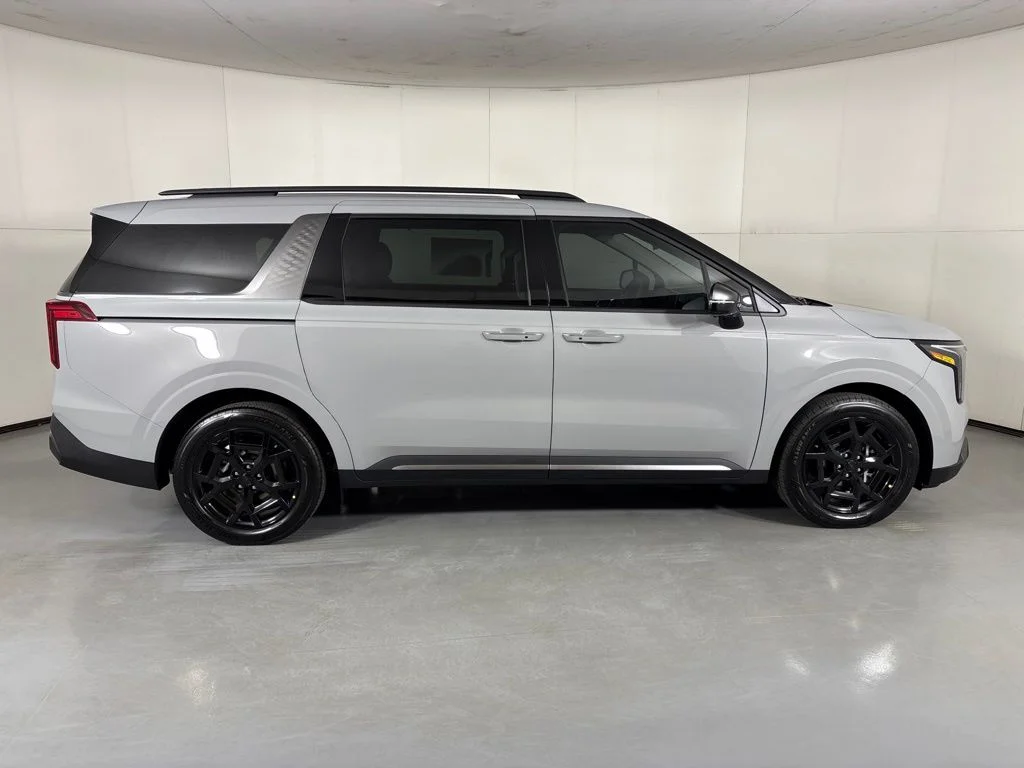 New 2027 Silver Kia EX image 9