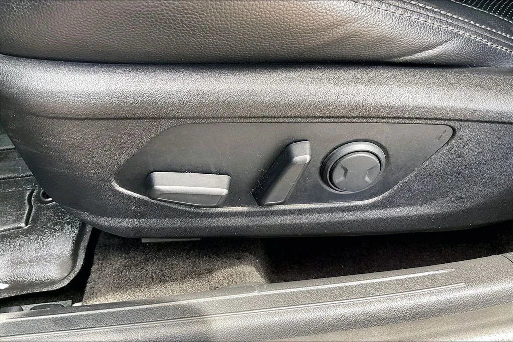 Used 2022 Black Hyundai SEL image 24