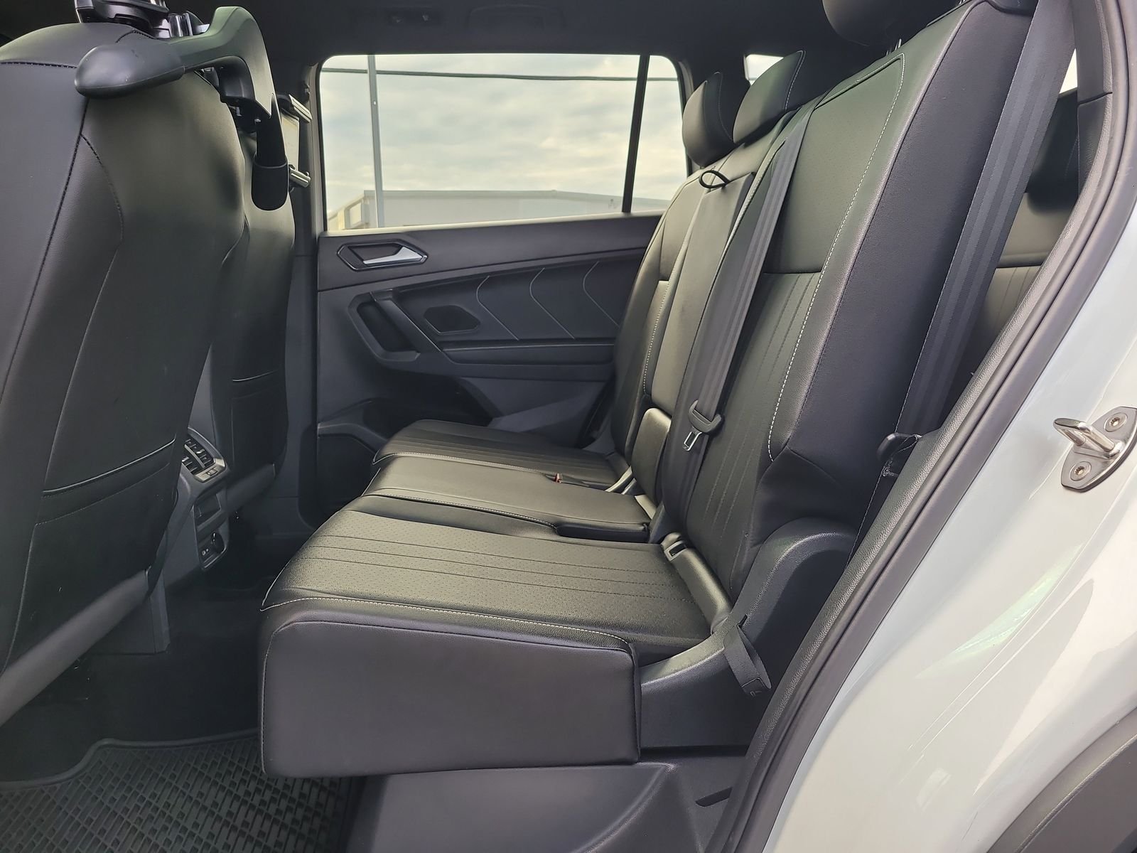 2023 Volkswagen Tiguan SE R-LINE BLACK - Photo 12