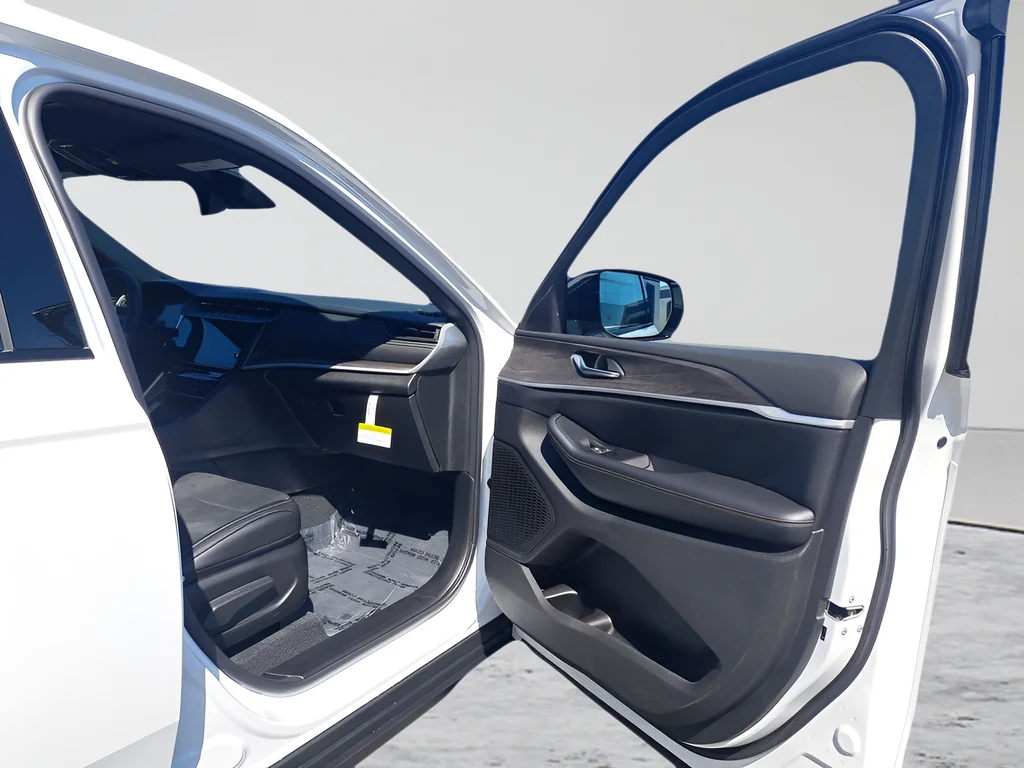 New 2026 Bright White Clearcoat Jeep Altitude image 15