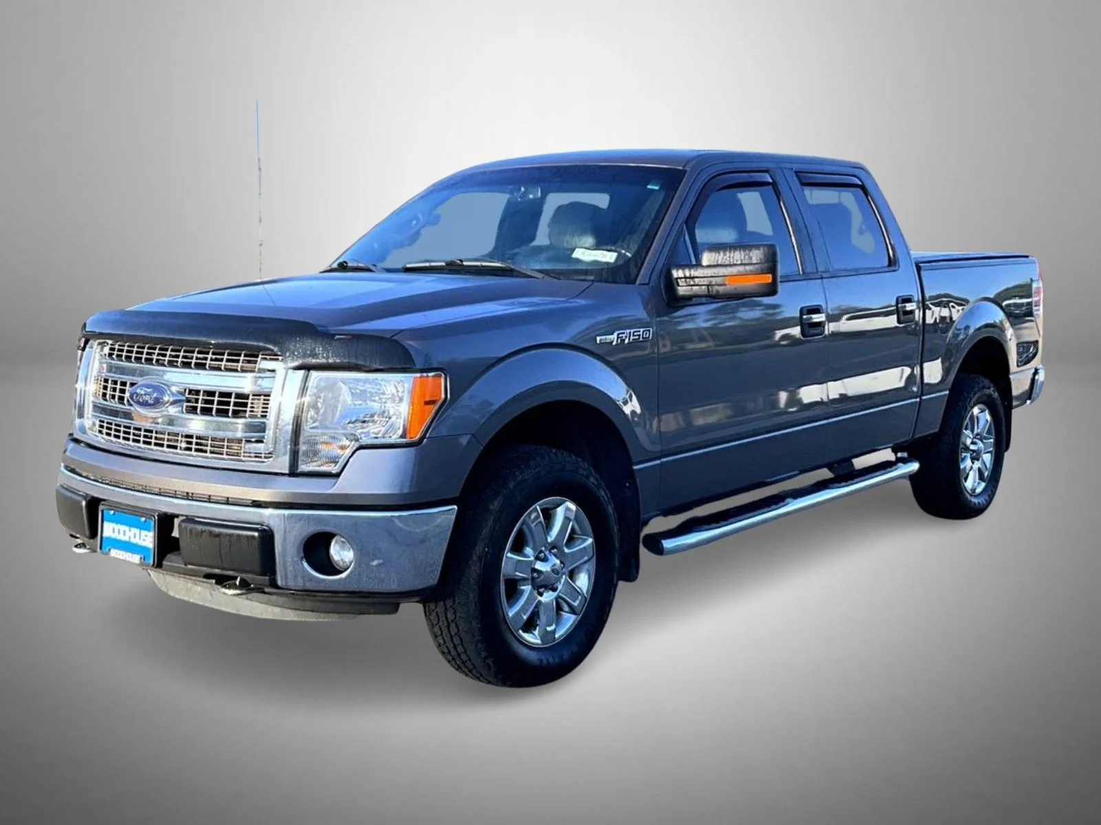 Used 2013 Gray Ford XLT image 1