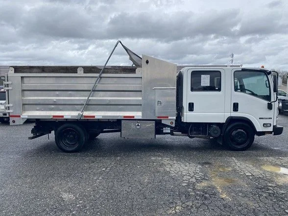 Used 2019 White Isuzu Dump Truck image 9