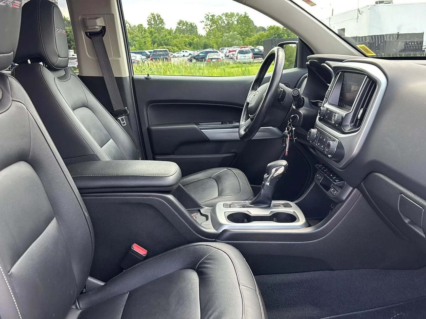 Used 2022 Black Chevrolet ZR2 image 33
