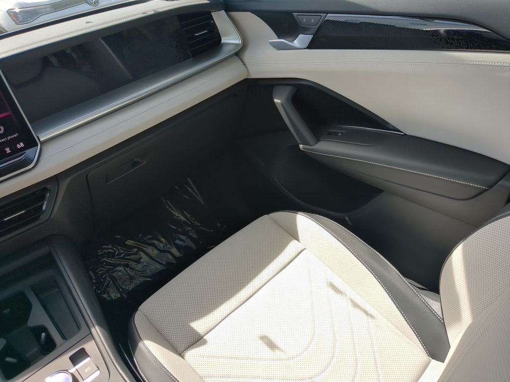 New 2026 Black Volkswagen 2.0T SE image 15