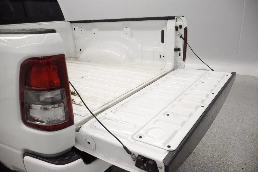 Used 2024 White Ram Big Horn/Lone Star image 17