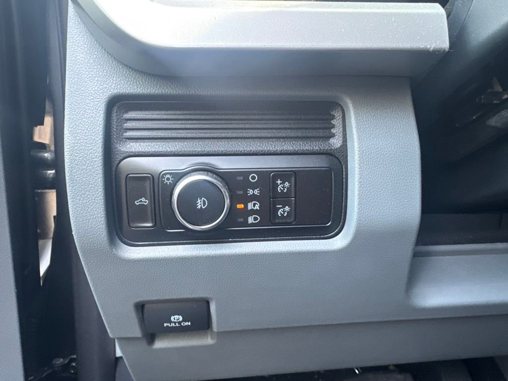 Used 2024 Gray Ford XLT image 12