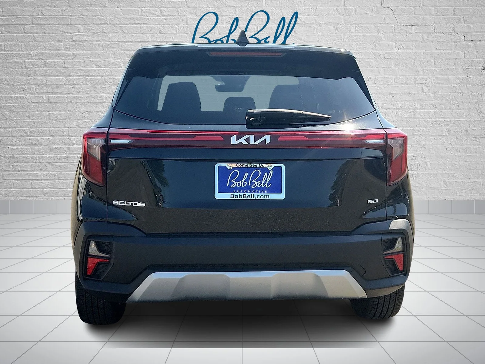 Used 2024 Black Kia LX image 5