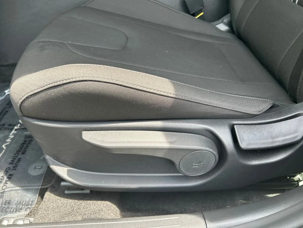 Used 2026 Gray Hyundai SEL Sport image 16