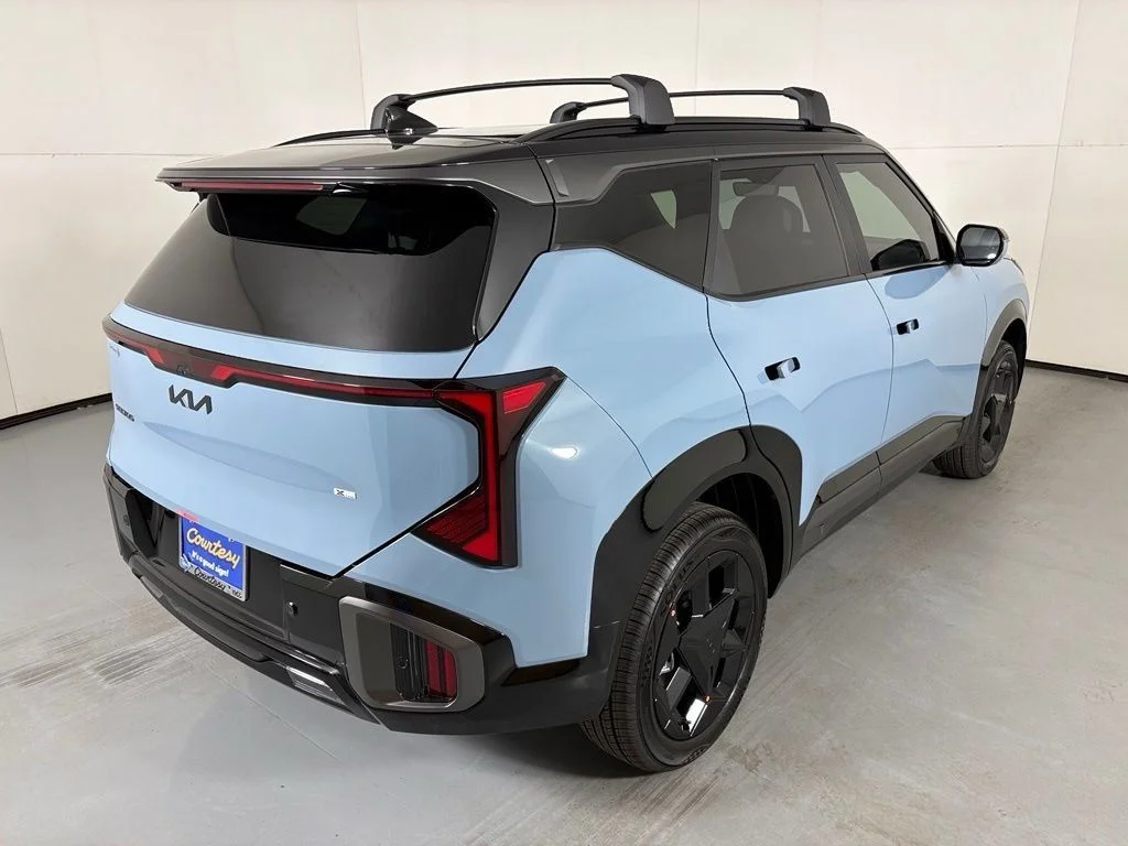 New 2027 Frost Blue / Black Roof Kia X-Line S image 8
