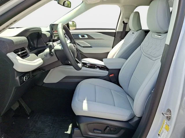 New 2026 Space White Metallic Ford Platinum image 8