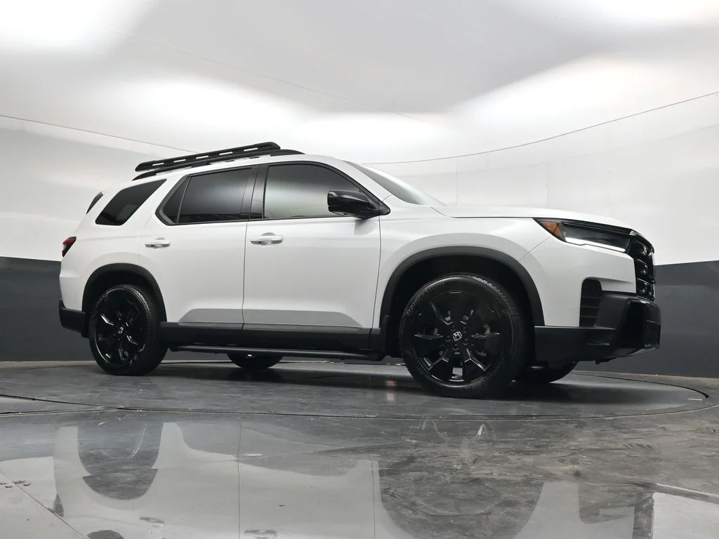 New 2026 Platinum White Pearl Honda Black Edition image 24