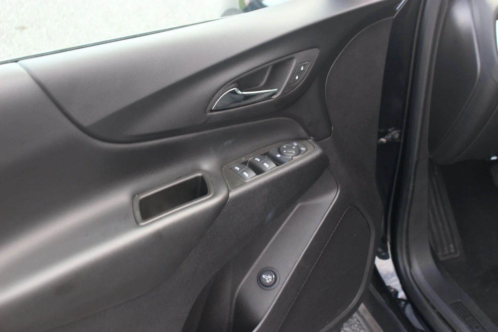 Used 2024 Mosaic Black Metallic Chevrolet LT image 15