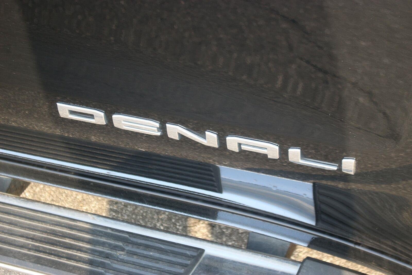 Used 2019 ONYX BLACK GMC Denali image 11