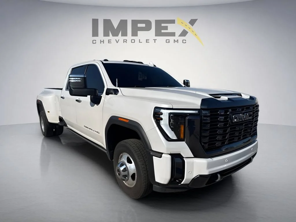 Used 2024 White Frost Tricoat GMC Denali Ultimate DRW image 7