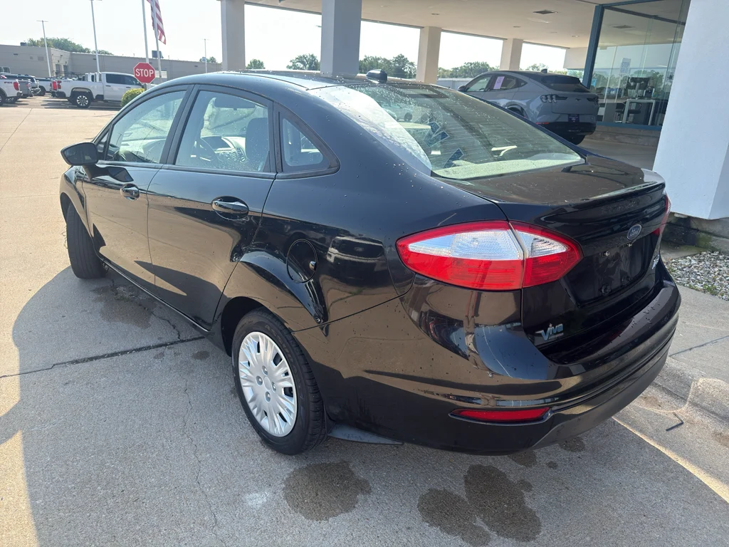 Used 2019 Shadow Black Ford S image 10