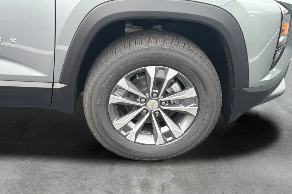 New 2027 Sterling Gray Metallic Chevrolet LT image 9