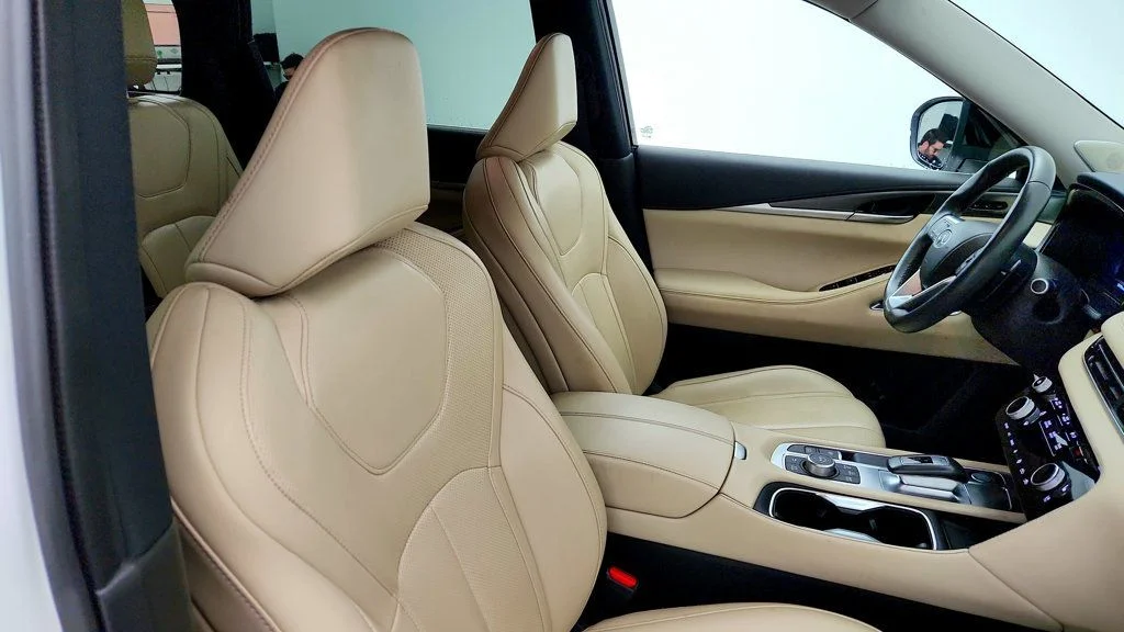 Used 2024 Majestic White INFINITI LUXE AWD w/ Vision Pkg & Bose Performance 17-Speaker Audio image 22