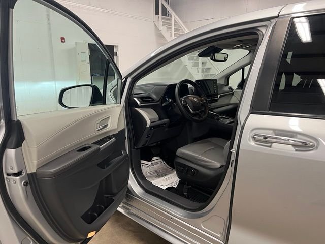 Used 2023 Silver Toyota XLE image 14